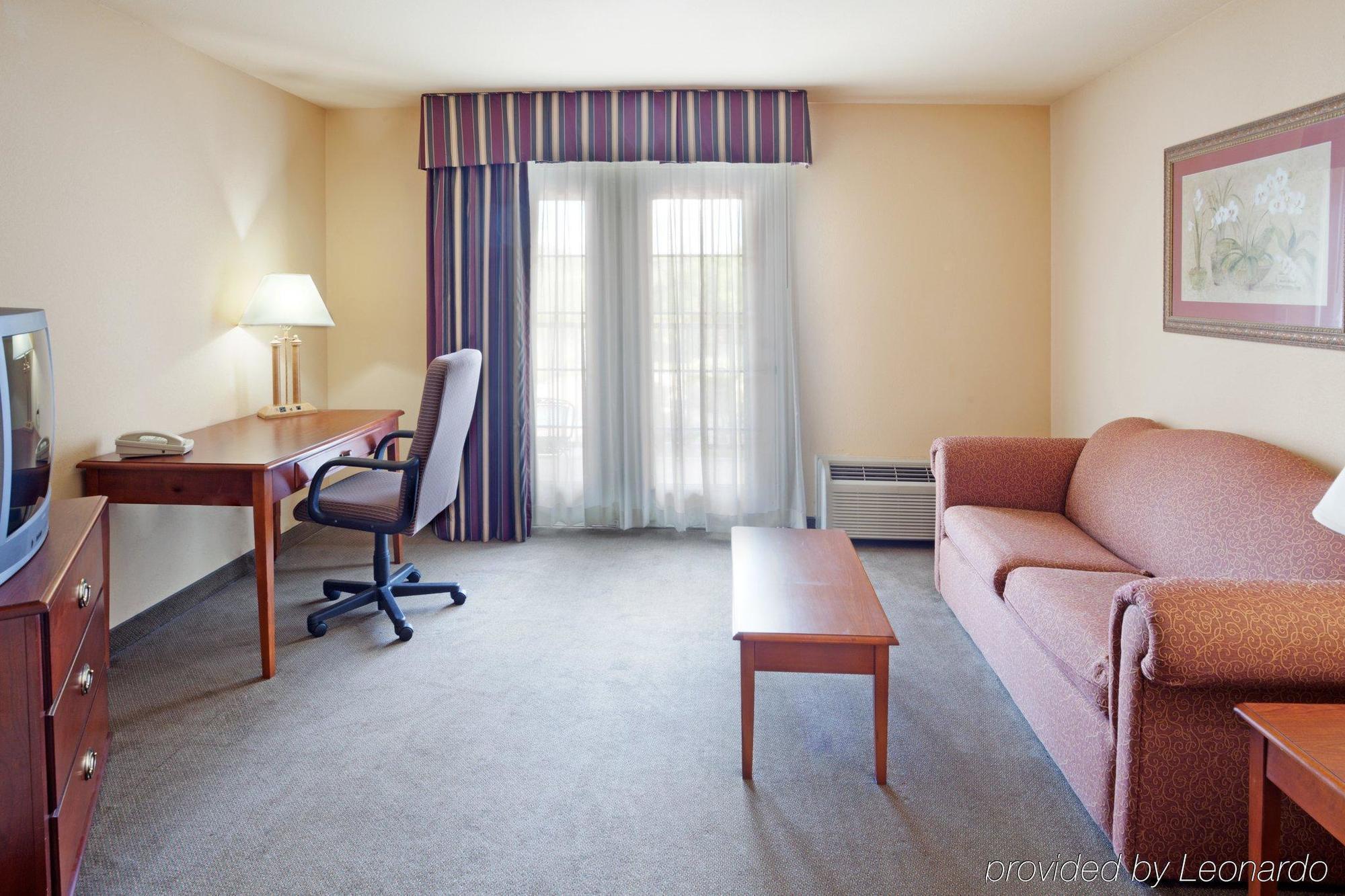 Holiday Inn Express & Suites Kerrville Bilik gambar